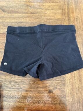 lululemon athletica Ivivva Black Women's spandex Shorts size 8